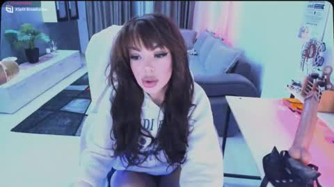 kaylee online show from 10-21-25, 03:57