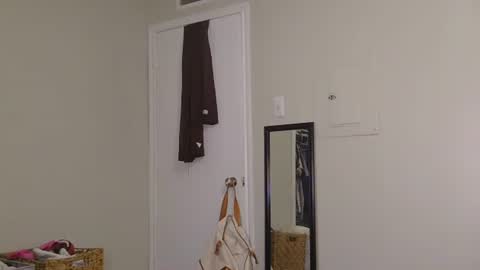 kaylee kakes online show from 04-24-26, 07:49