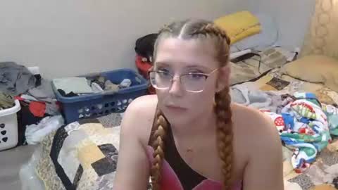 Snapshot of kayleekakesnslim chatting on 05-02-26, 08:47 kaylee kakes online show from 05-02-26, 08:47