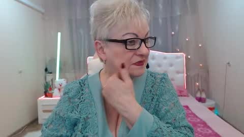 kaylesmoll online show from 11-12-25, 07:57