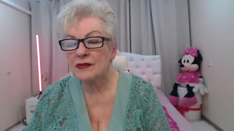 kaylesmoll online show from 04-28-26, 02:27
