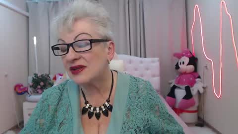 Snapshot of kaylesmoll chatting on 05-29-26, 06:50 kaylesmoll online show from 05-29-26, 06:50