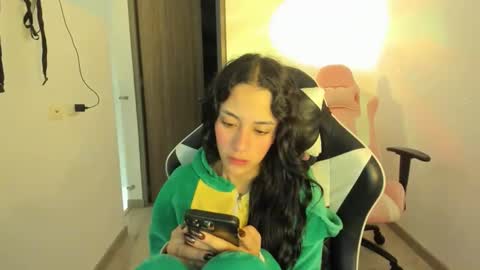 kaylie online show from 11-18-25, 11:03