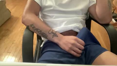 Keesey23 online show from 12-02-25, 04:51