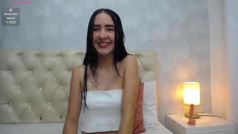 Snapshot of keily_garcia chatting on 11-29-25, 11:35 Keily online show from 11-29-25, 11:35