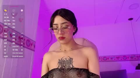 Snapshot of keily_gh1 chatting on 01-09-25, 07:10 KEILY  online show from 01-09-25, 07:10