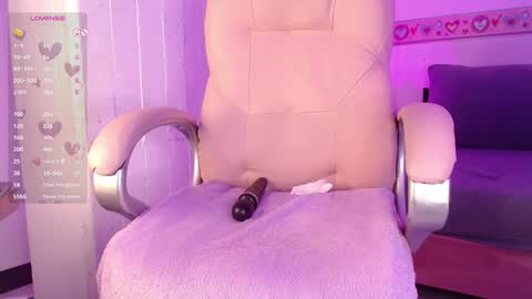 Snapshot of keily_gh1 chatting on 02-07-25, 10:19 KEILY  online show from 02-07-25, 10:19