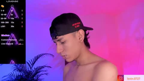 Alejandro Gonzalez online show from 10-17-25, 08:50