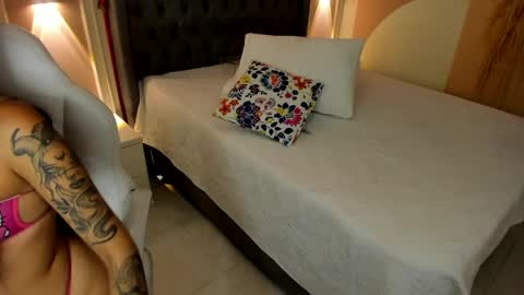 Keira Angel online show from 04-22-26, 04:15