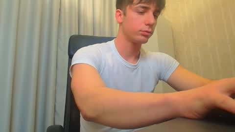 KellenWest online show from 12-19-25, 05:14