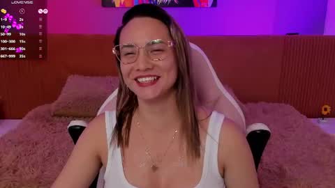 kelly_cute9 online show from 06-24-26, 05:17