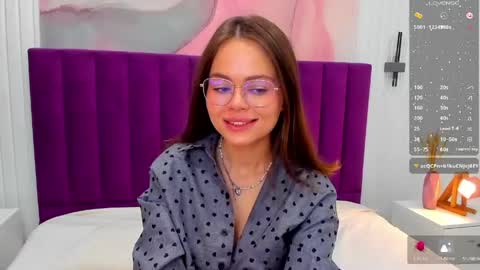 Snapshot of kelly_cuutie chatting on 05-12-26, 01:03 Kelly online show from 05-12-26, 01:03