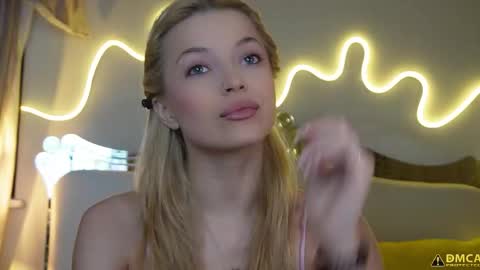 Kelly online show from 11-23-25, 05:18