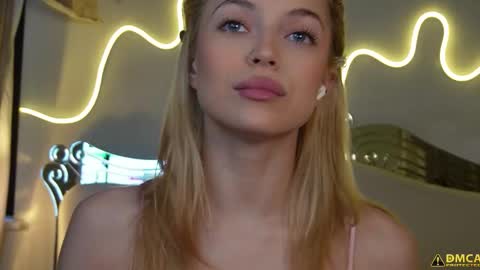 Kelly online show from 11-27-25, 05:42