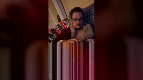 Snapshot of kellyann0209 chatting on 12-20-25, 09:05 jax and star online show from 12-20-25, 09:05