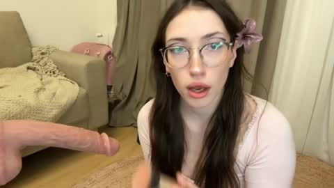 Kelly online show from 12-16-25, 05:18