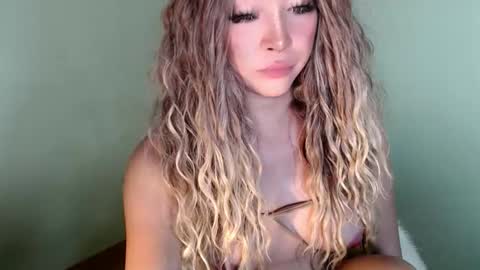 Snapshot of kellyclarksonx chatting on 02-21-26, 06:53 its me KELLY online show from 02-21-26, 06:53