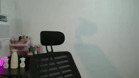 Snapshot of kellys_hot_assxx chatting on 05-10-26, 06:02 KELLY MCDOLEN online show from 05-10-26, 06:02