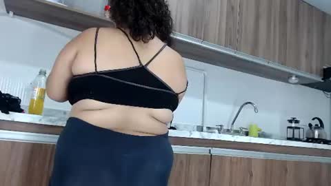 KELLY LUNA  online show from 07-05-26, 07:43