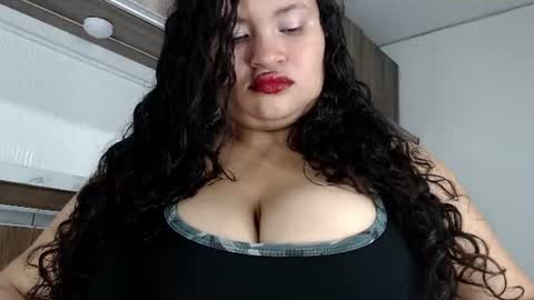 KELLY LUNA  online show from 07-26-26, 07:10