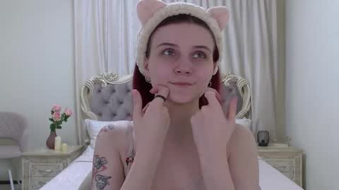 Kelly Stoneys online show from 11-11-25, 05:13