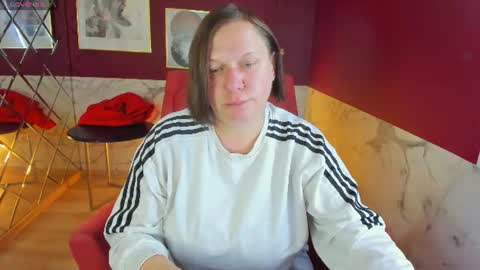 Kelly online show from 07-25-26, 07:39