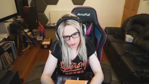 Snapshot of kelseycobalt chatting on 12-13-24, 12:53 kelseycobalt online show from 12-13-24, 12:53