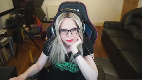 Snapshot of kelseycobalt chatting on 12-21-24, 10:51 kelseycobalt online show from 12-21-24, 10:51