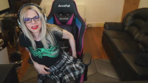 Snapshot of kelseycobalt chatting on 12-28-24, 10:34 kelseycobalt online show from 12-28-24, 10:34