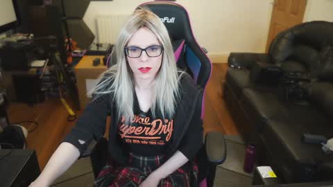 Snapshot of kelseycobalt chatting on 01-08-25, 10:27 kelseycobalt online show from 01-08-25, 10:27