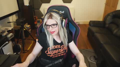 Snapshot of kelseycobalt chatting on 01-17-25, 01:04 kelseycobalt online show from 01-17-25, 01:04