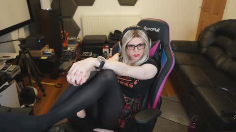 Snapshot of kelseycobalt chatting on 01-21-25, 01:29 kelseycobalt online show from 01-21-25, 01:29