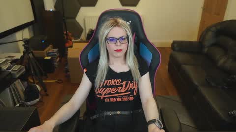 Snapshot of kelseycobalt chatting on 01-28-25, 10:56 kelseycobalt online show from 01-28-25, 10:56