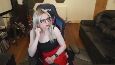 Snapshot of kelseycobalt chatting on 02-04-25, 01:13 kelseycobalt online show from 02-04-25, 01:13