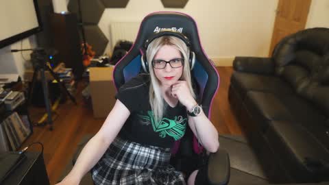 Snapshot of kelseycobalt chatting on 02-05-25, 10:22 kelseycobalt online show from 02-05-25, 10:22