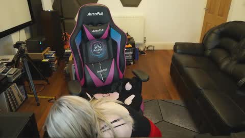 Snapshot of kelseycobalt chatting on 02-11-25, 12:17 kelseycobalt online show from 02-11-25, 12:17