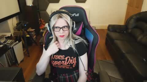 Snapshot of kelseycobalt chatting on 02-19-25, 09:25 kelseycobalt online show from 02-19-25, 09:25