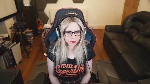 Snapshot of kelseycobalt chatting on 02-24-25, 10:14 kelseycobalt online show from 02-24-25, 10:14