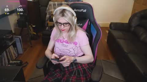 Snapshot of kelseycobalt chatting on 10-05-25, 08:51 kelseycobalt online show from 10-05-25, 08:51