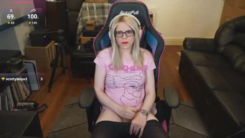 Snapshot of kelseycobalt chatting on 10-07-25, 09:01 kelseycobalt online show from 10-07-25, 09:01