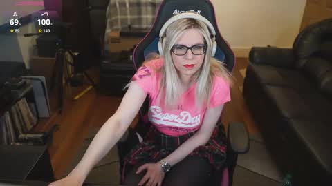 Snapshot of kelseycobalt chatting on 10-27-25, 08:35 kelseycobalt online show from 10-27-25, 08:35