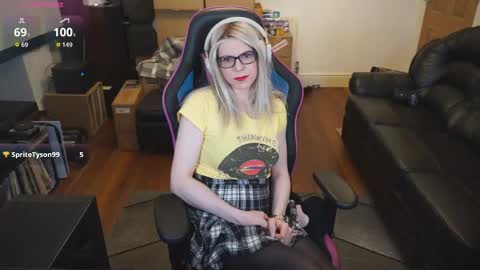 Snapshot of kelseycobalt chatting on 12-15-25, 10:14 kelseycobalt online show from 12-15-25, 10:14