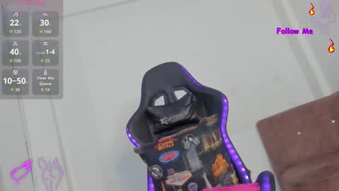 Snapshot of kelsi_steele chatting on 10-18-25, 02:25 kelsi_steele online show from 10-18-25, 02:25