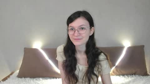 Kelsirabenold online show from 04-15-26, 05:03