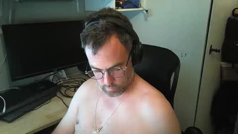 Snapshot of kelvin06133 chatting on 06-06-26, 10:14 kelvin06133 online show from 06-06-26, 10:14