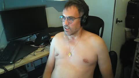 Snapshot of kelvin06133 chatting on 06-19-26, 10:35 kelvin06133 online show from 06-19-26, 10:35