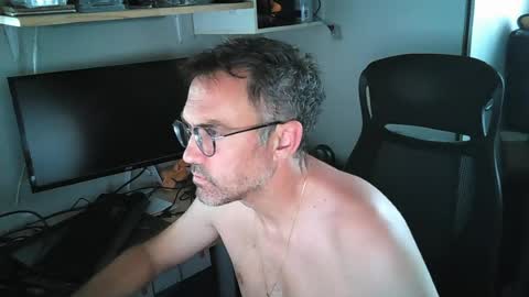 Snapshot of kelvin06133 chatting on 06-21-26, 01:57 kelvin06133 online show from 06-21-26, 01:57