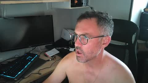 Snapshot of kelvin06133 chatting on 07-06-26, 12:35 kelvin06133 online show from 07-06-26, 12:35