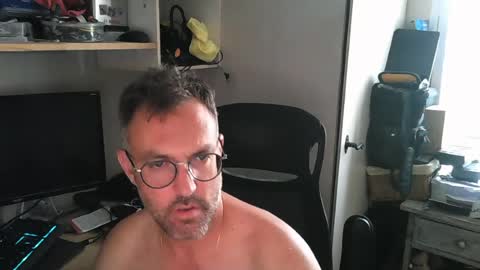 Snapshot of kelvin06133 chatting on 07-10-26, 03:03 kelvin06133 online show from 07-10-26, 03:03