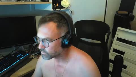 Snapshot of kelvin06133 chatting on 07-12-26, 10:01 kelvin06133 online show from 07-12-26, 10:01